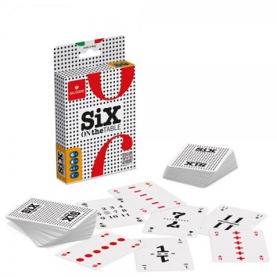 Carte da gioco six on the table